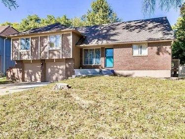 8920 E 81st Street, Raytown, MO 64138