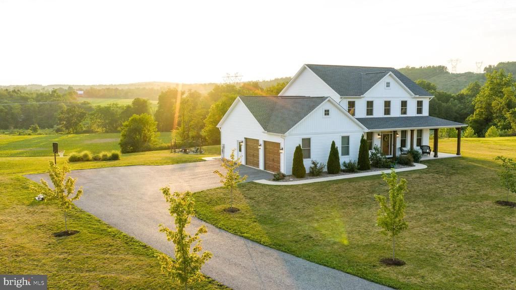 50 BELLA TERRA DRIVE, SHERMANS DALE, PA 17090