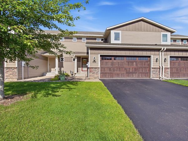 617 Hideaway Lane, Woodbury, MN 55129