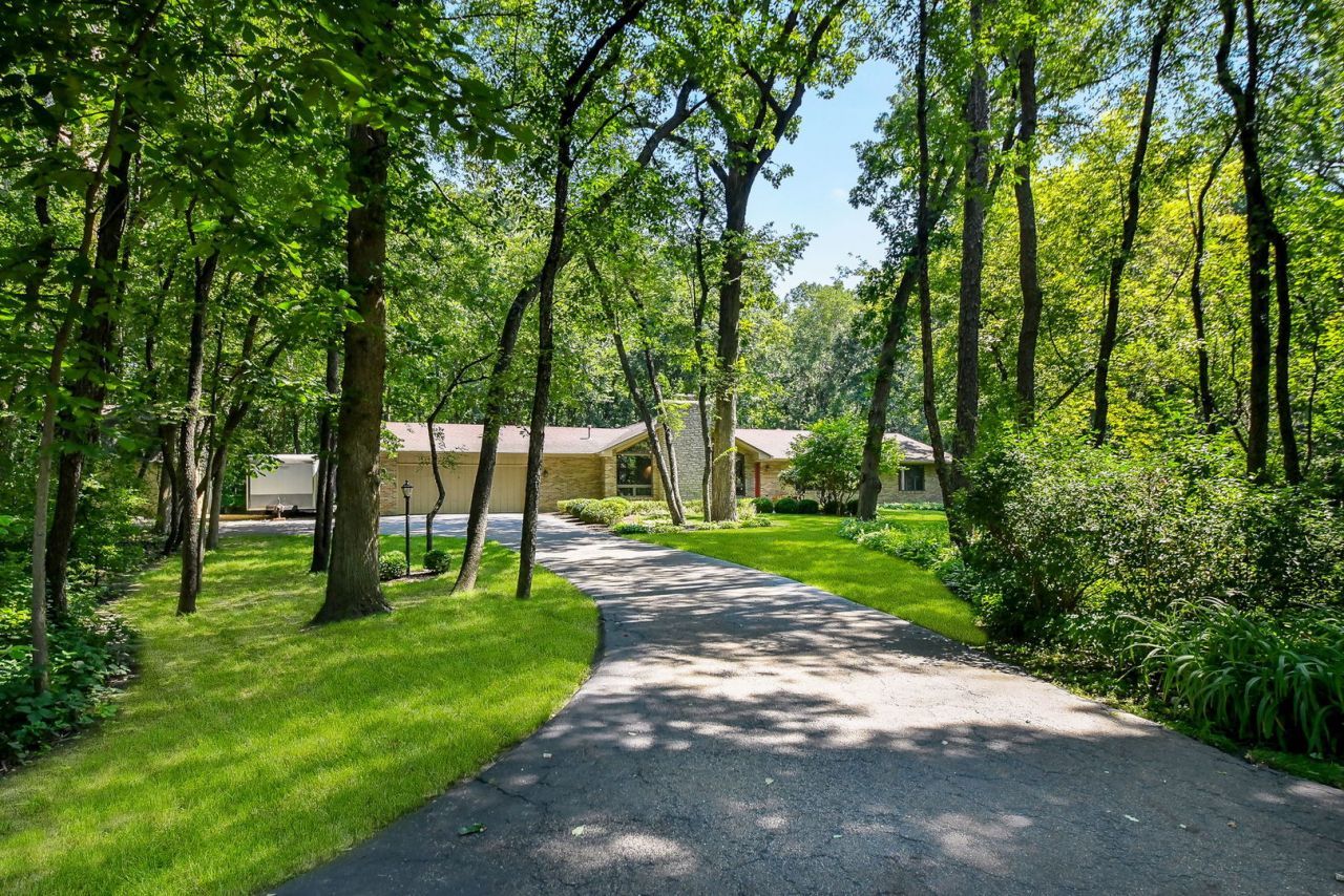 6N297 Miller Lane , St. Charles, IL 60175