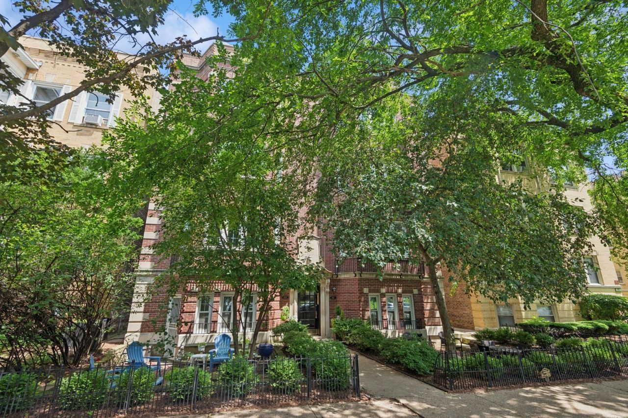 927 Hinman Avenue , Evanston, IL 60202