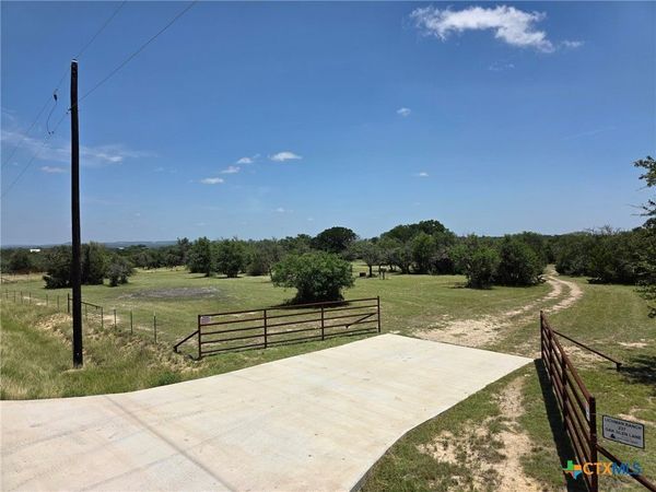 237 Oak Glen Lane , Briggs, TX 78608