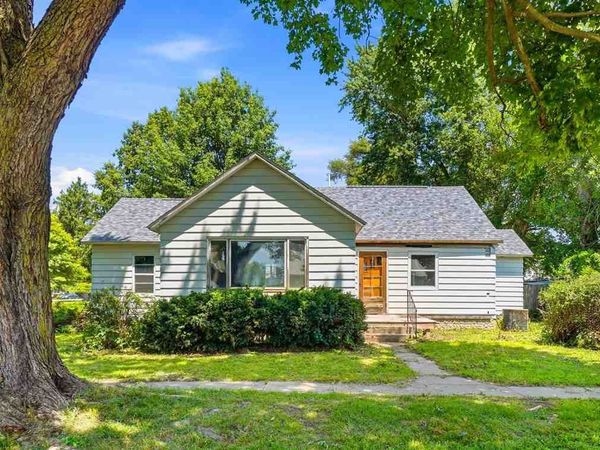 205 E Vine St, Crawfordsville, IA 52621