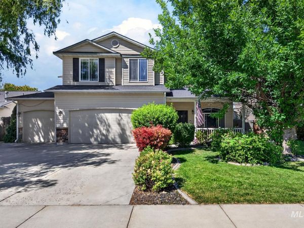 5020 Northrup Way, Caldwell, ID 83607