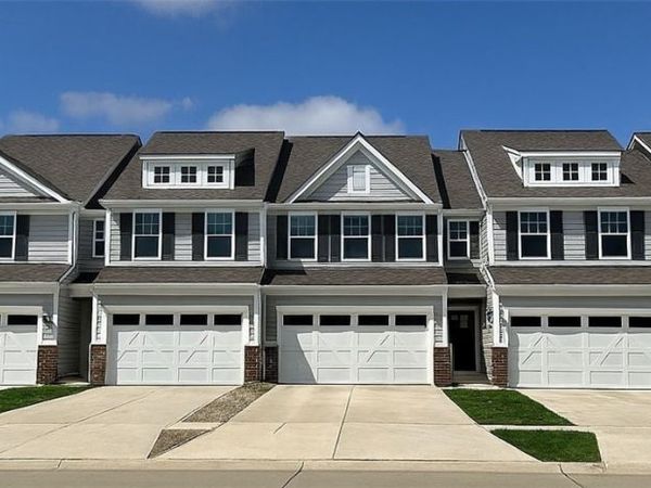 945-2 Memory Lane , Aurora, OH 44202