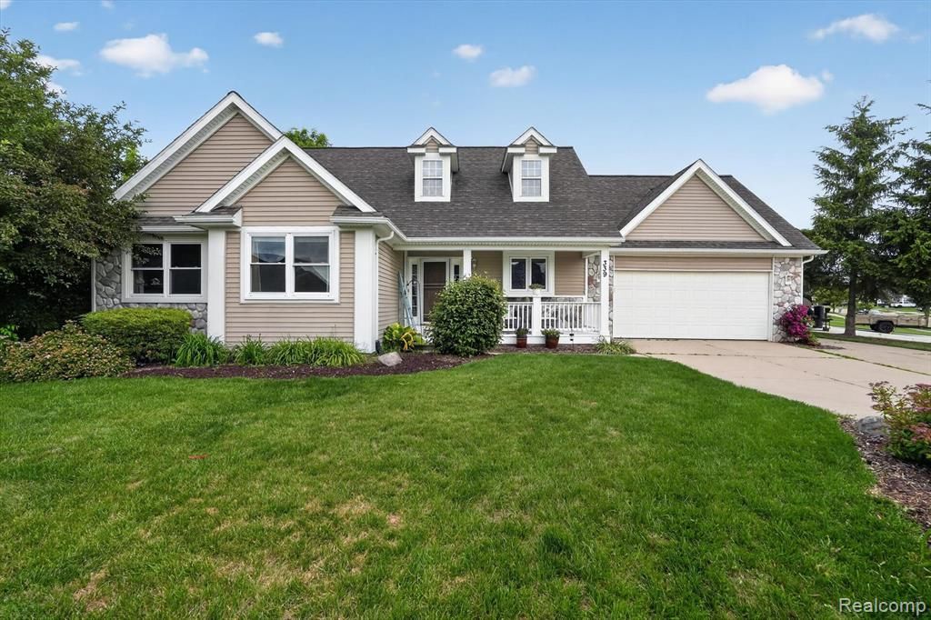 339 Wildflower Lane, Lapeer, MI 48446 Main Photo