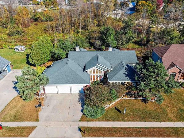 3718 WESTWOOD LANE, Manitowoc, WI 54220
