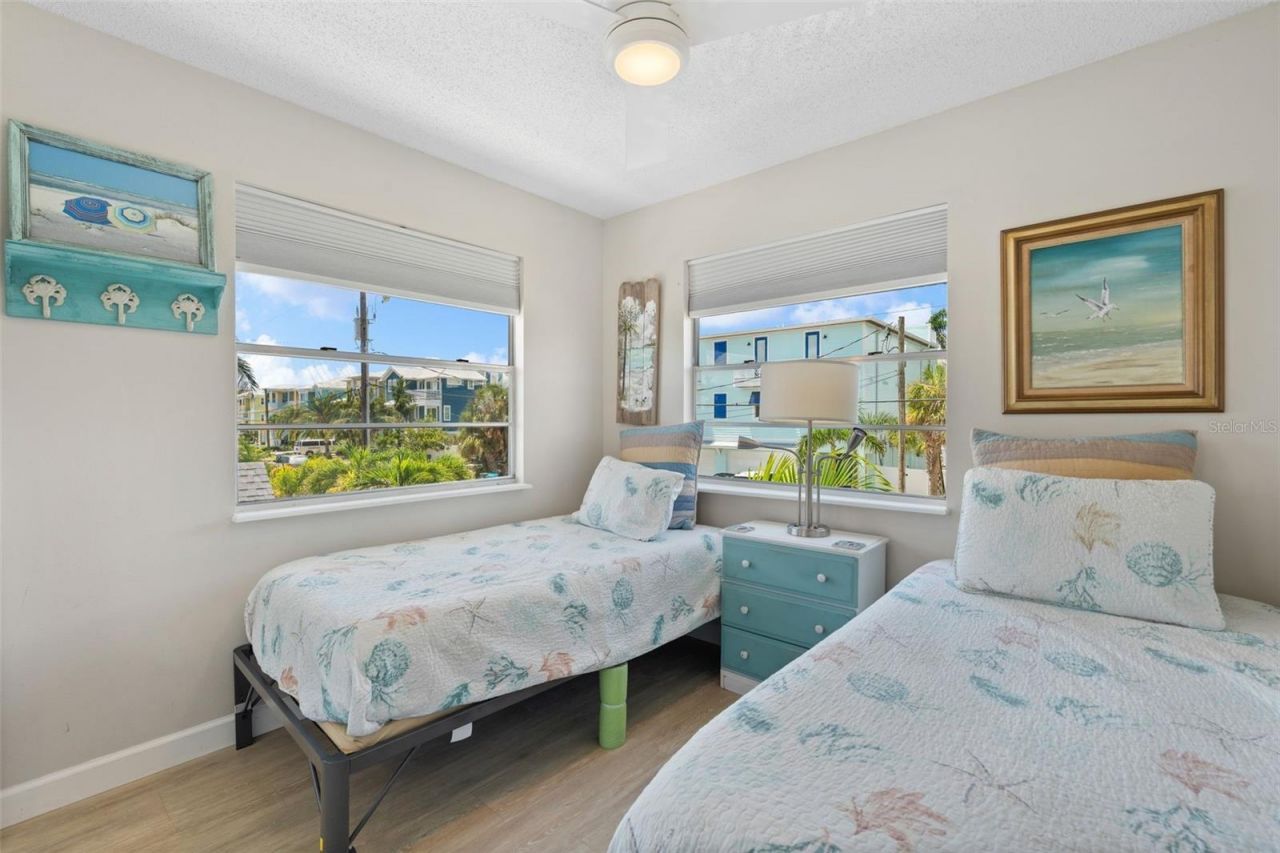 2517 Avenue C, Bradenton Beach, FL 34217 Photo