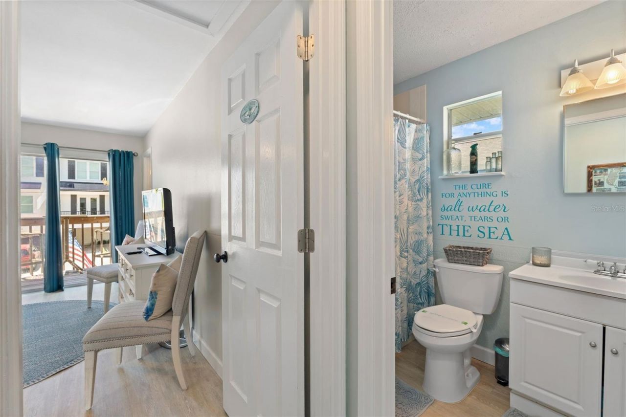 2517 Avenue C, Bradenton Beach, FL 34217 Photo