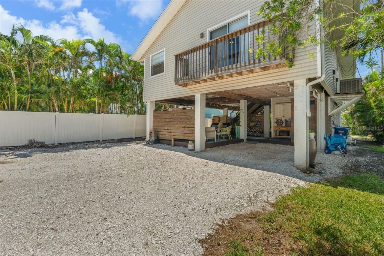 2517 Avenue C, Bradenton Beach, FL 34217 Photo