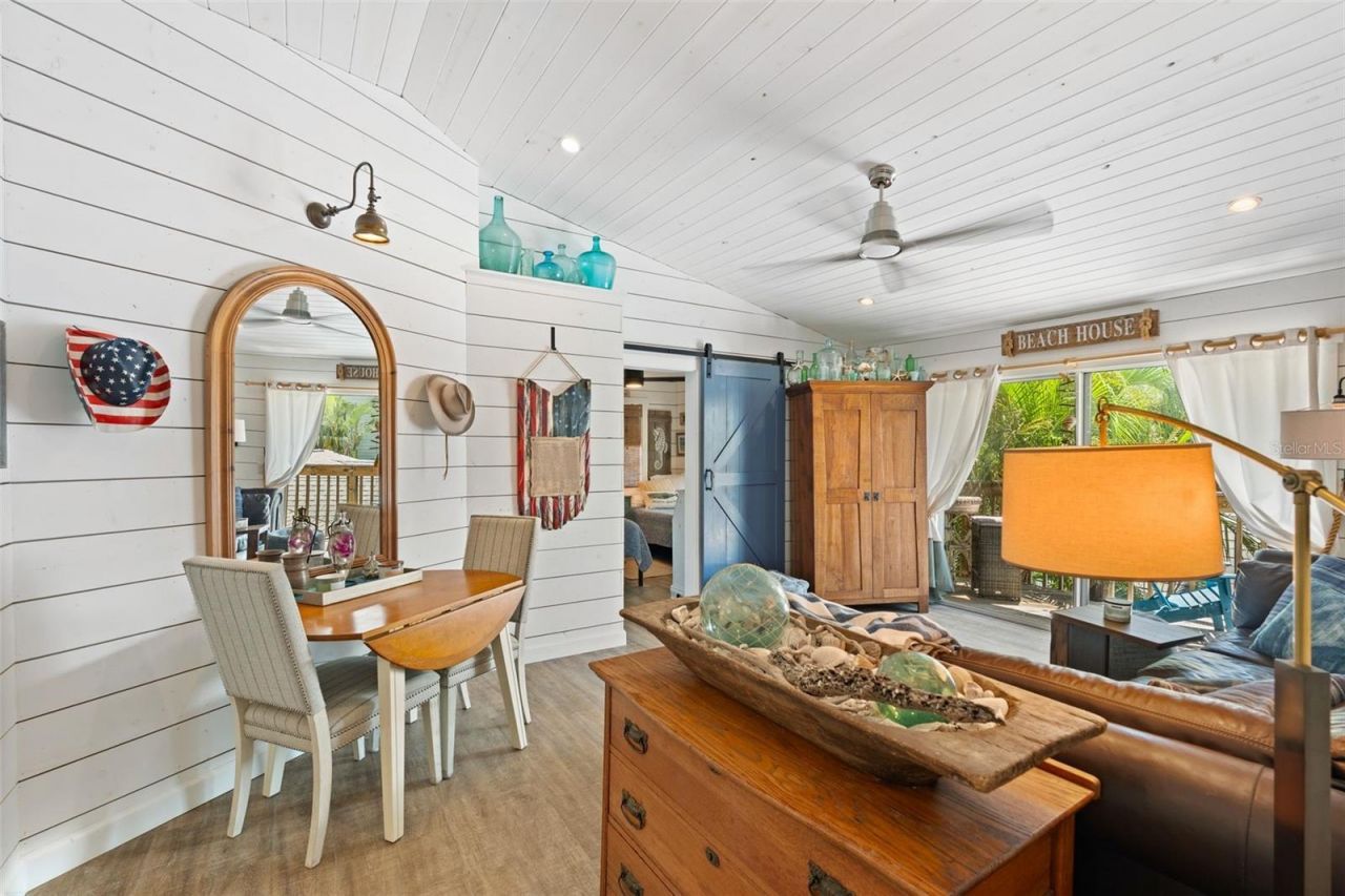 2517 Avenue C, Bradenton Beach, FL 34217 Photo