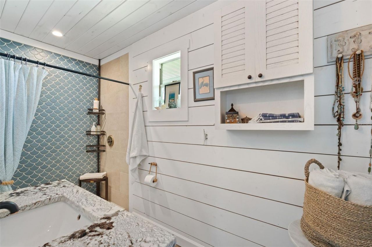 2517 Avenue C, Bradenton Beach, FL 34217 Photo