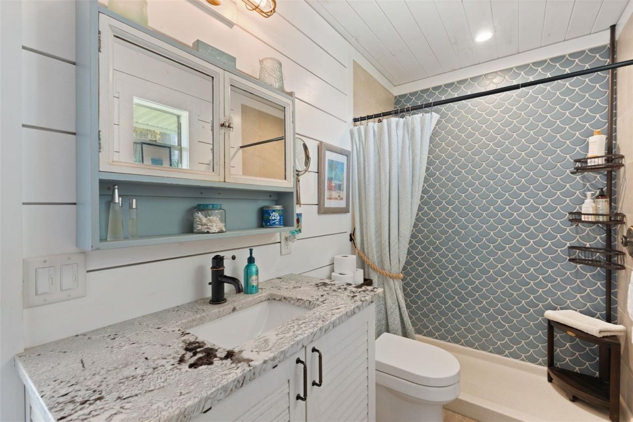 2517 Avenue C, Bradenton Beach, FL 34217 Photo