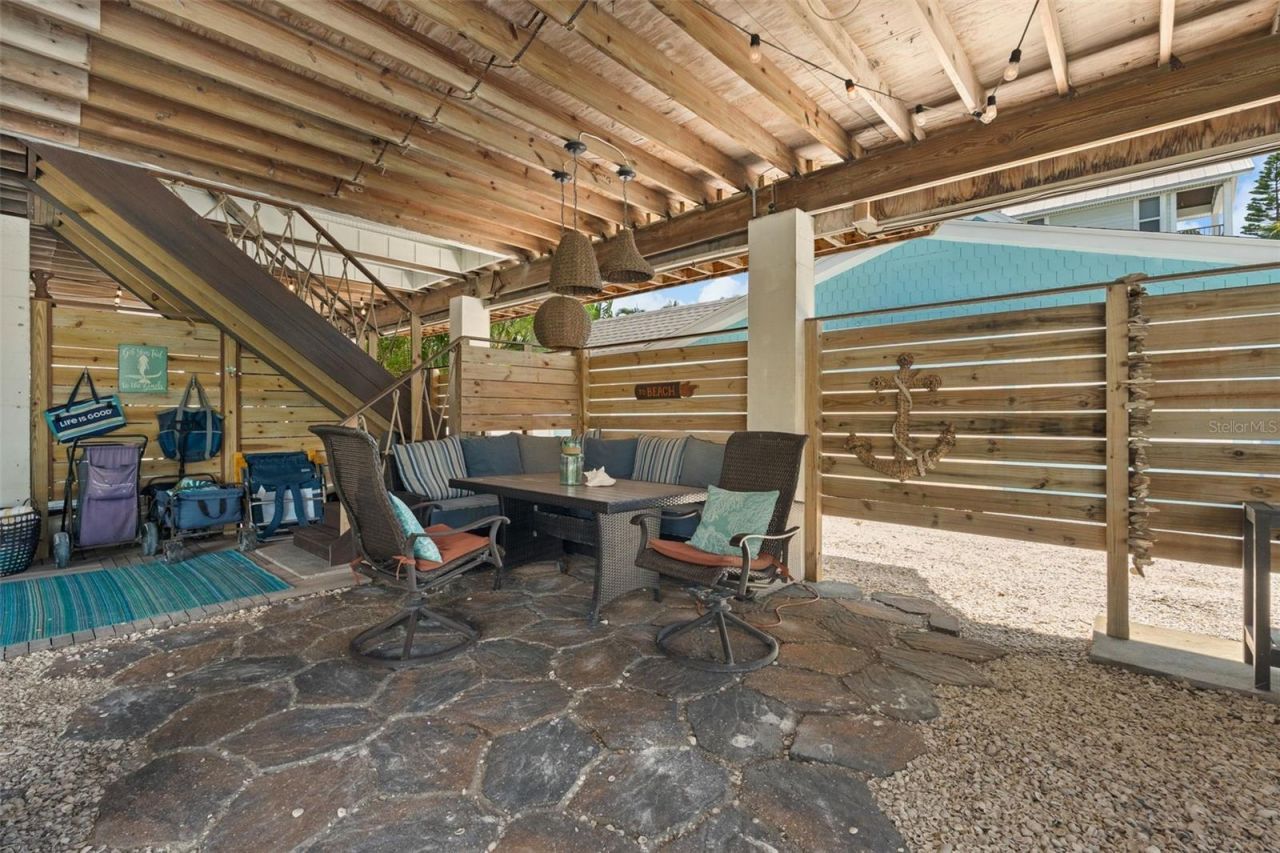2517 Avenue C, Bradenton Beach, FL 34217 Photo