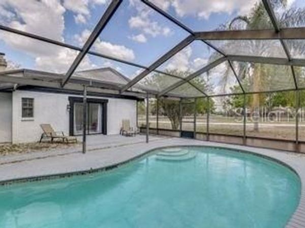 920 LAKEVIEW DRIVE , WIMAUMA, FL 33598