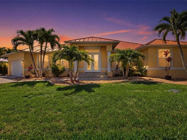 1233 SEA BREEZE COURT , PUNTA GORDA, FL 33950
