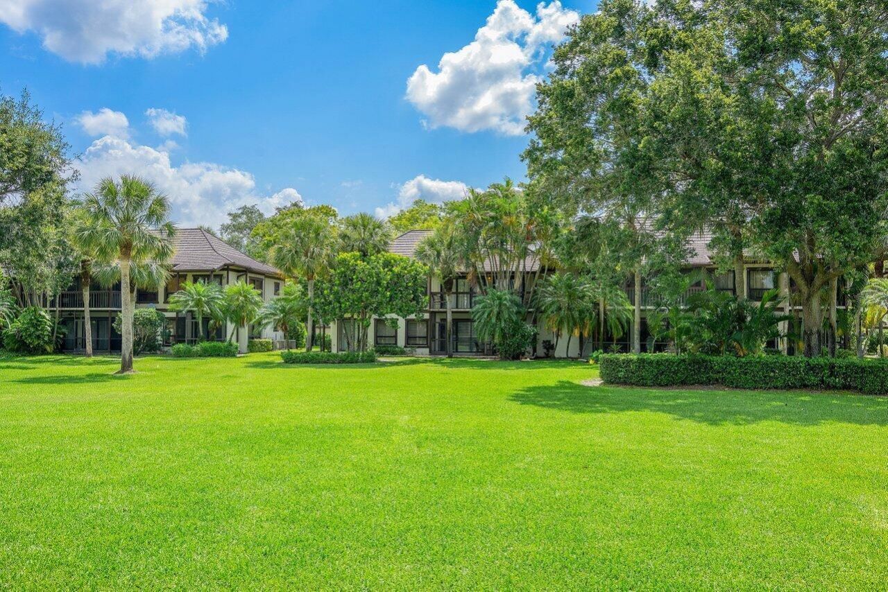 13334 Polo Club Road, Unit 327, Wellington, FL 33414 Photo