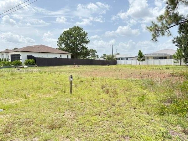 2812 SW 33 , Lehigh Acres, FL 33976