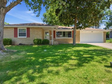 1510 GLENDALE Avenue, Pekin, IL 61554