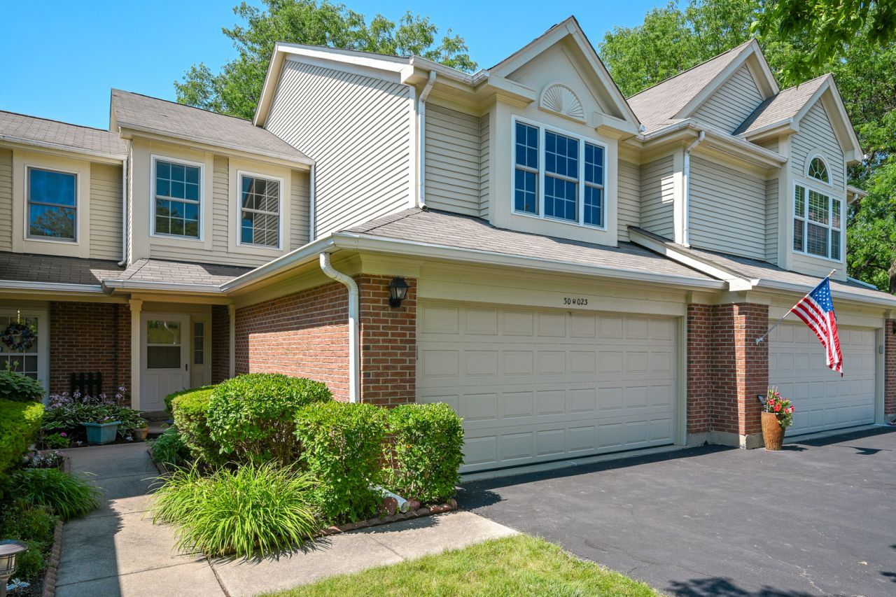 30W023 Laurel Court, Warrenville, IL 60555