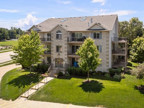 3203 HOLIDAY Court, Unit 4, Bettendorf, IA 52722