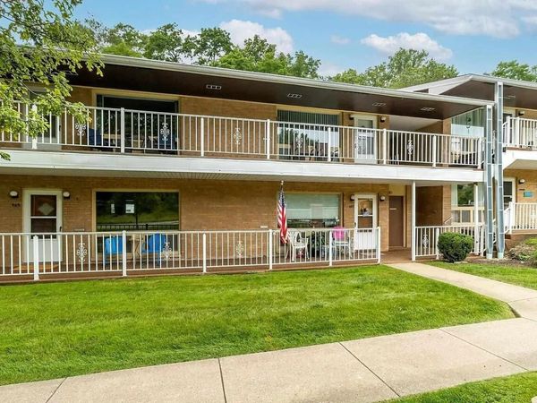 1104 Kimberly Road , Unit 408, Bettendorf, IA 52722