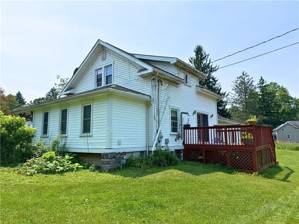 7 Bell Rd , Grove City, PA 16127