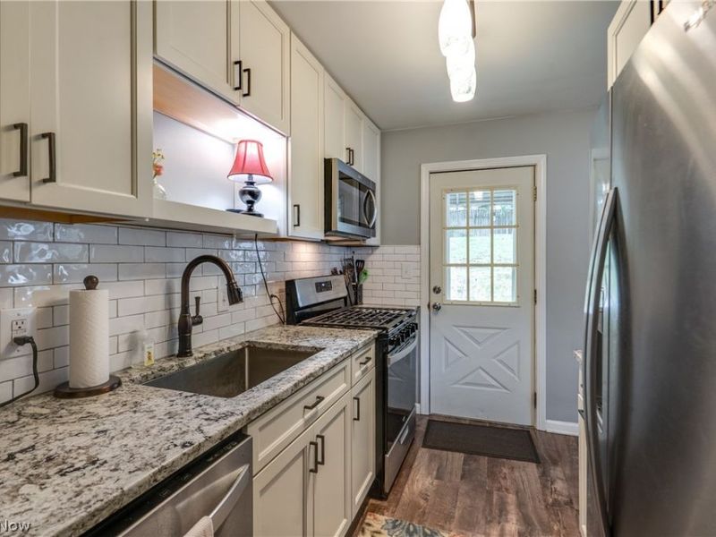 620 Woodside Drive, Kent, OH 44240 Photo 11