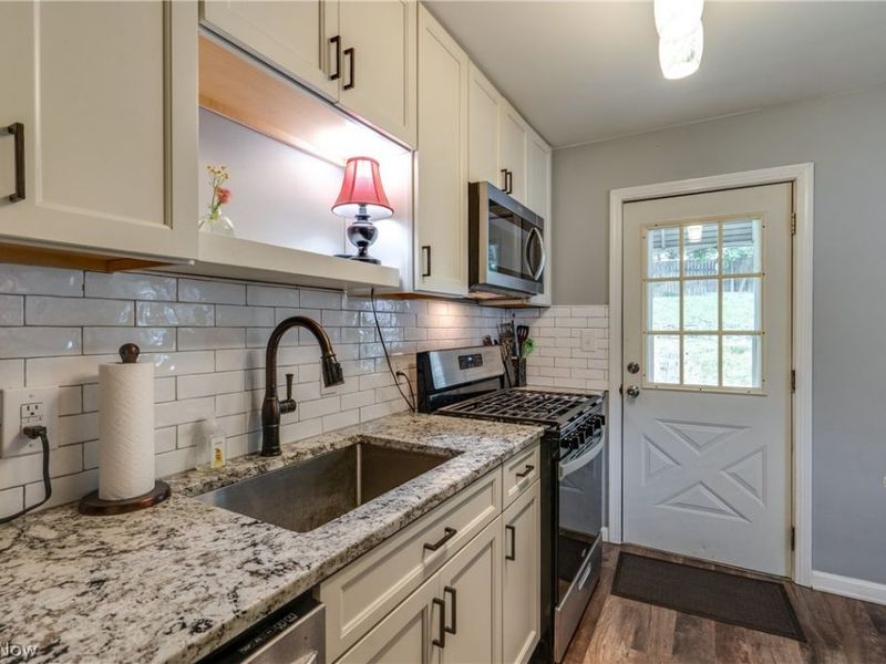 620 Woodside Drive, Kent, OH 44240 Photo 12