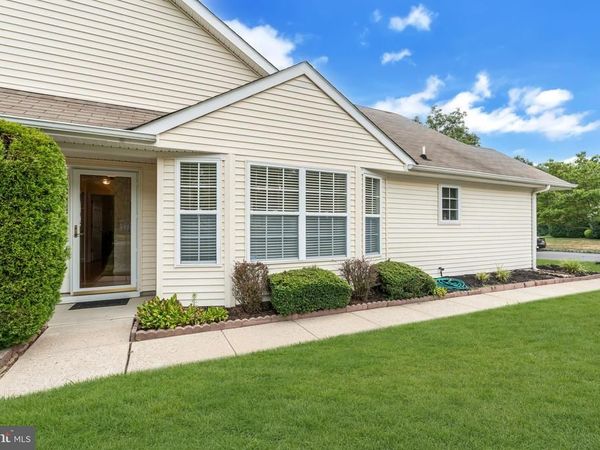 2 WELLINGTON LANE, LAKEWOOD, NJ 08701