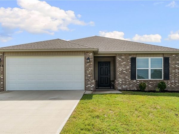 1405 S Corsac Street , Siloam Springs, AR 72761