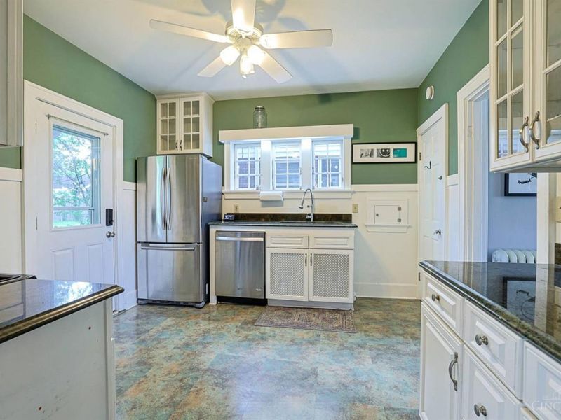 3631 Erie Avenue, Cincinnati, OH 45208 Photo 9