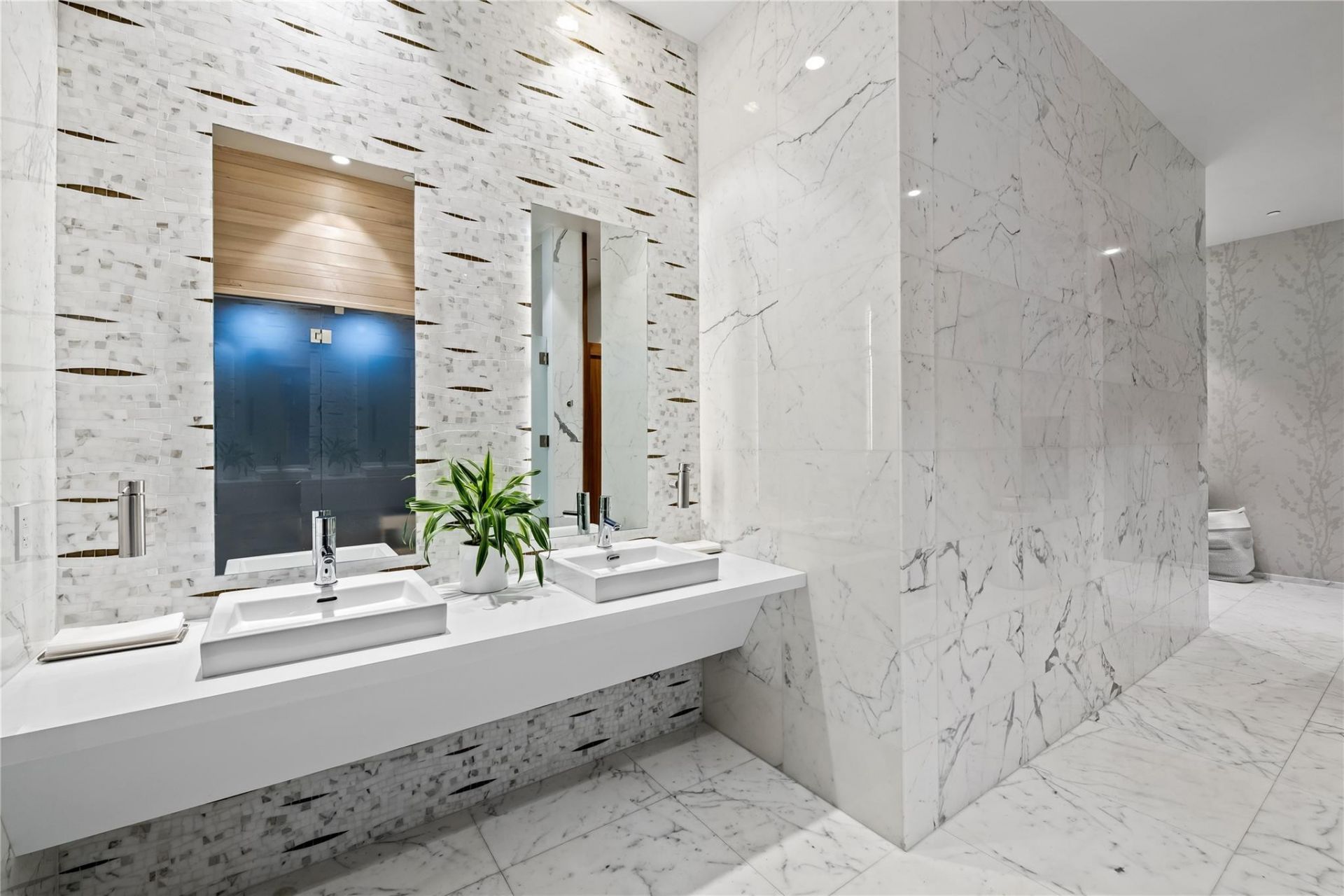 701 N Fort Lauderdale Beach Boulevard, Unit 1003, Fort Lauderdale, FL 33304 Photo
