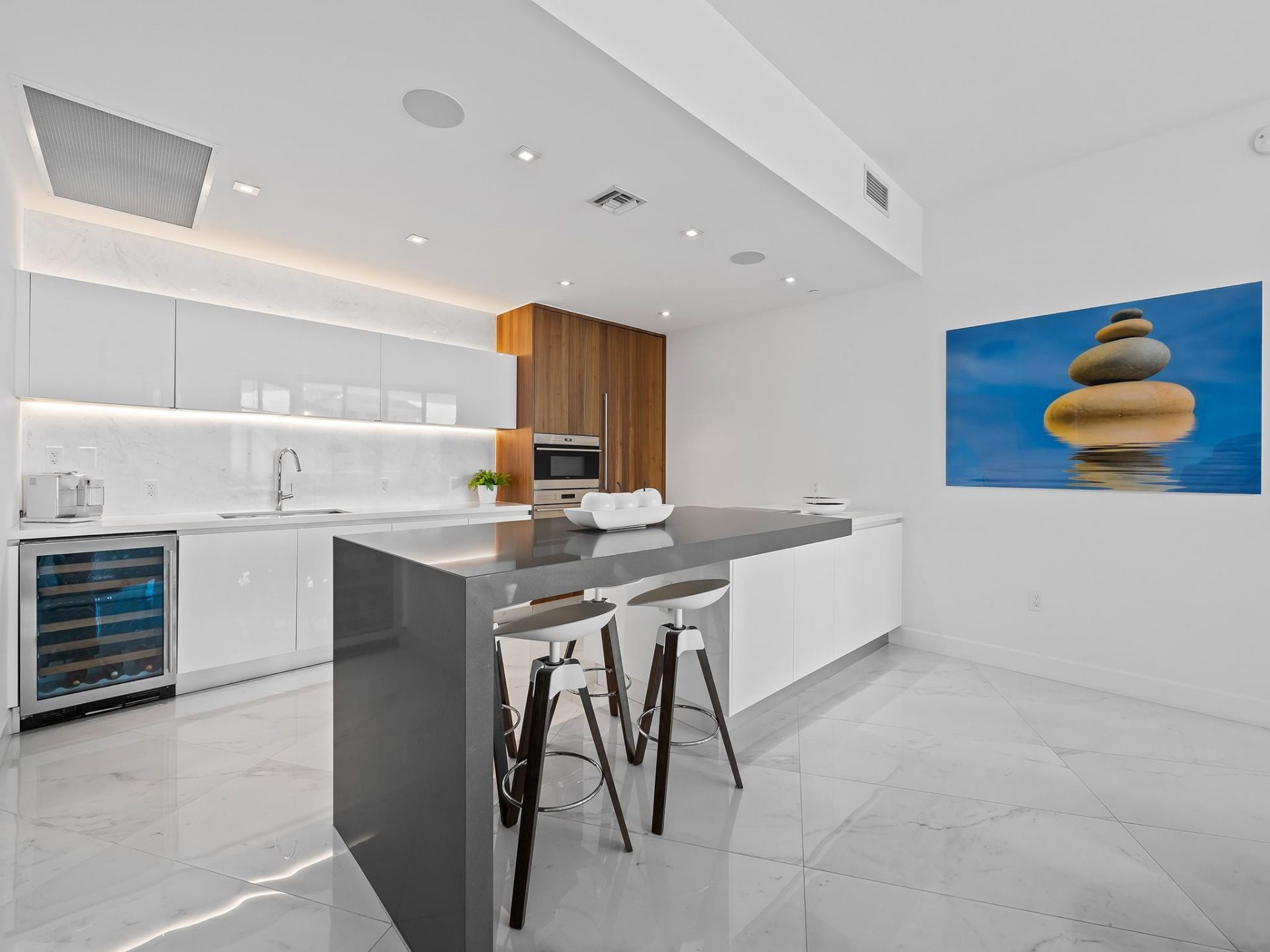701 N Fort Lauderdale Beach Boulevard, Unit 1003, Fort Lauderdale, FL 33304 Photo