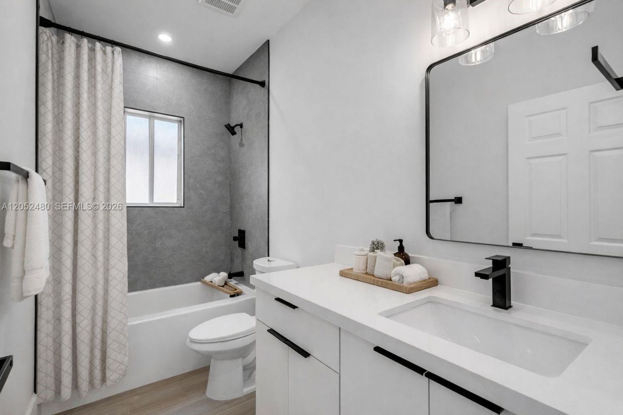 354 NE 35th Ave , Homestead, FL 33033 Photo