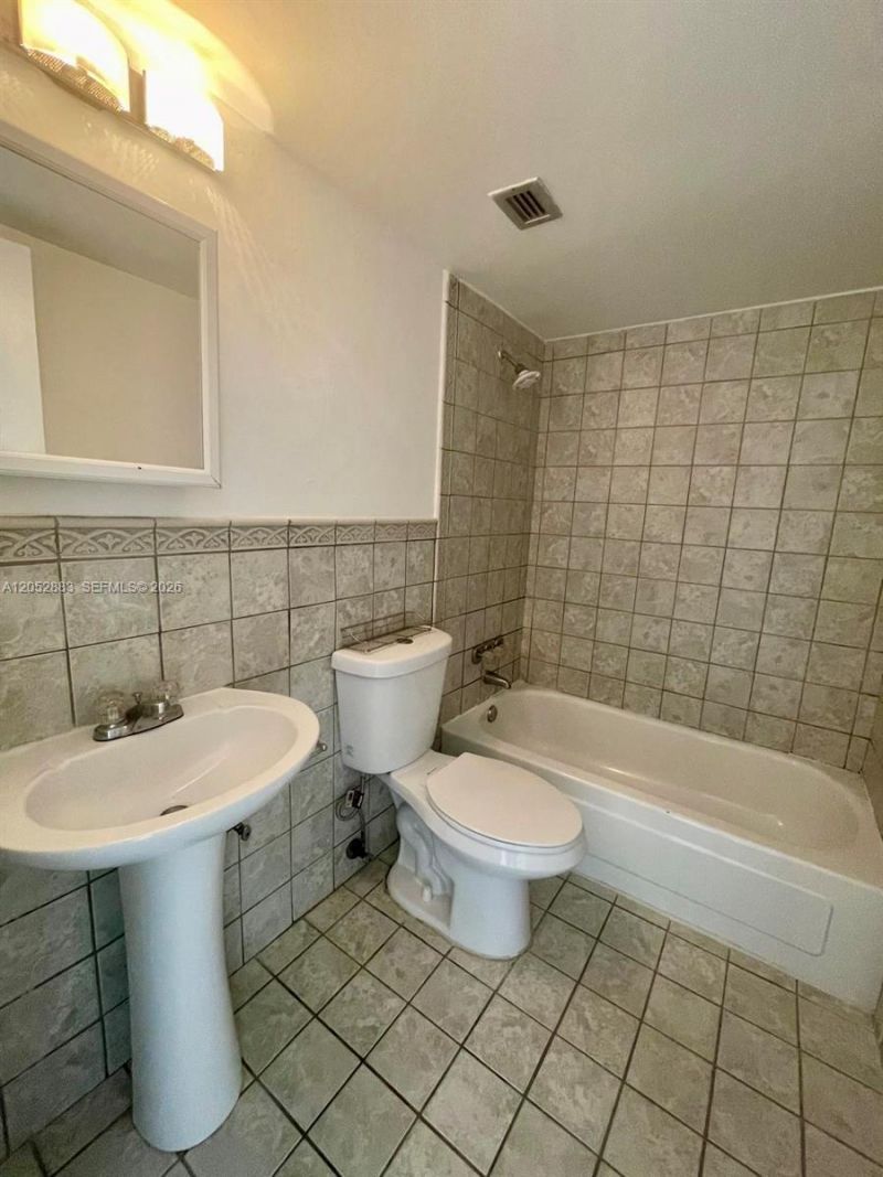 13155 Ixora Ct , Unit 201, North Miami, FL 33181 Photo