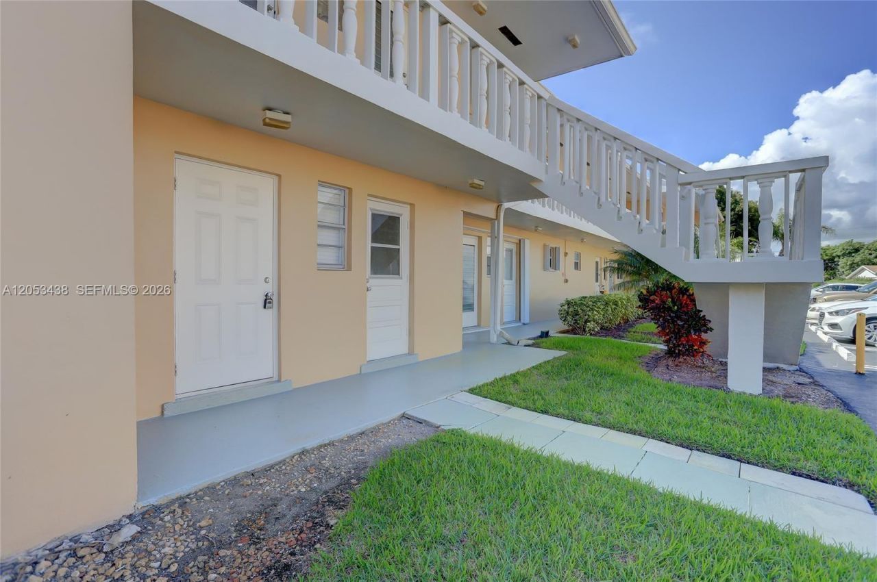 2212 NE 1st Way, Unit 101, Boynton Beach, FL 33435 Photo
