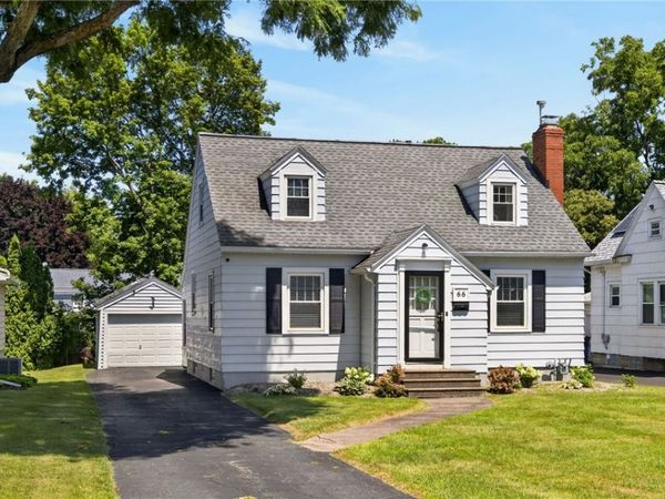 66 Gilbert Dr, Rochester, NY 14609