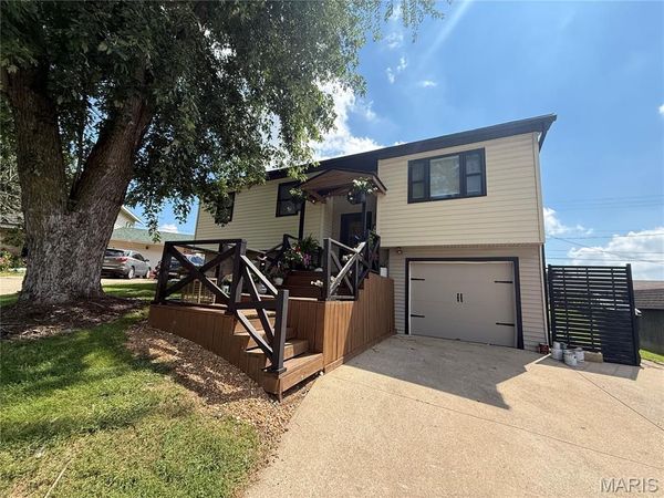 4 Paulina Drive , Hannibal, MO 63401