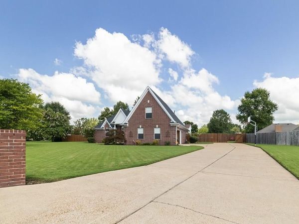 206 Adele Cove, Marion, AR 72364