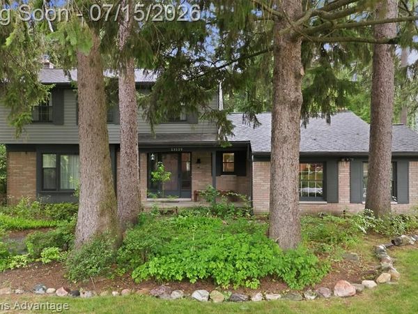 23229 Gilbar Street, Novi, MI 48375