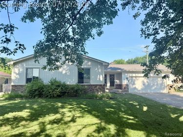 39941 Bridgeview Street, Harrison Twp, MI 48045