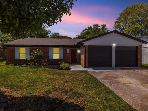 602 S Waxahachie Street, Mansfield, TX 76063