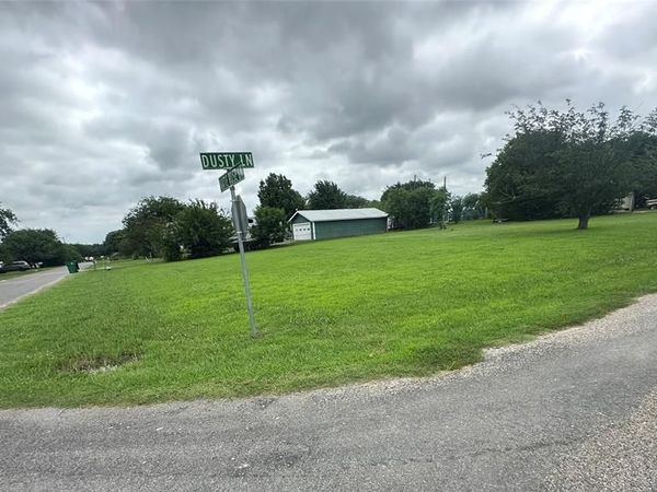 501 Dusty Lane , Southmayd, TX 75092
