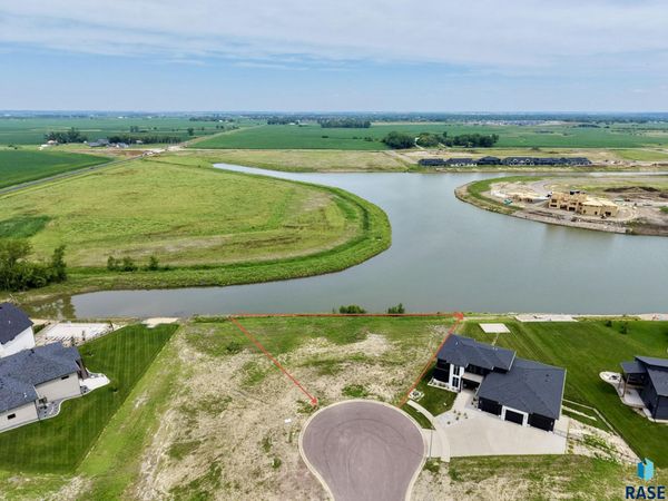 2735 N Swan Cir, Tea, SD 57064