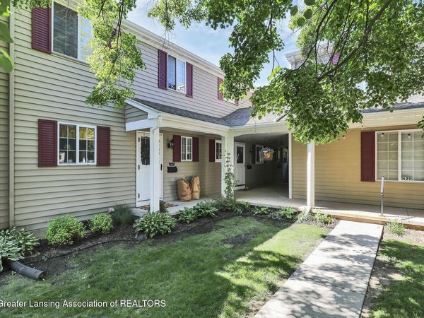 1627 Peppertree Lane, Lansing, MI 48912