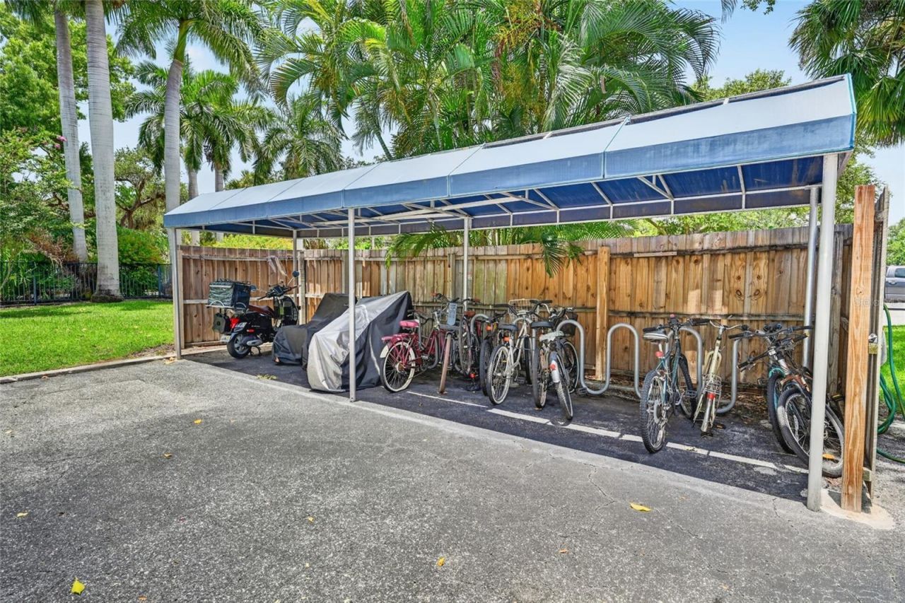 2220 Bahia Vista Street , Unit G4, Sarasota, FL 34239 Photo
