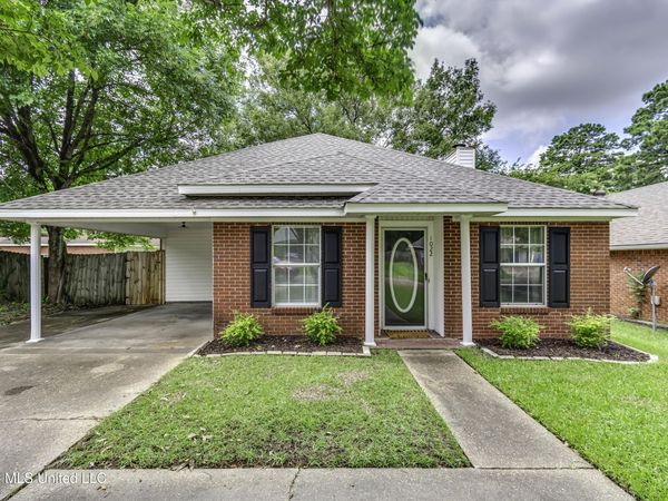 1022 Red Oak Drive, Brandon, MS 39042