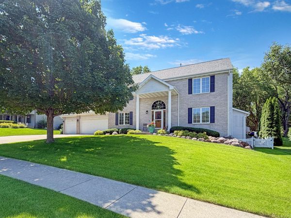 3005 Countryside Lane , Freeport, IL 61032