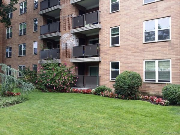 360 Central Avenue , Unit 124, Lawrence, NY 11559